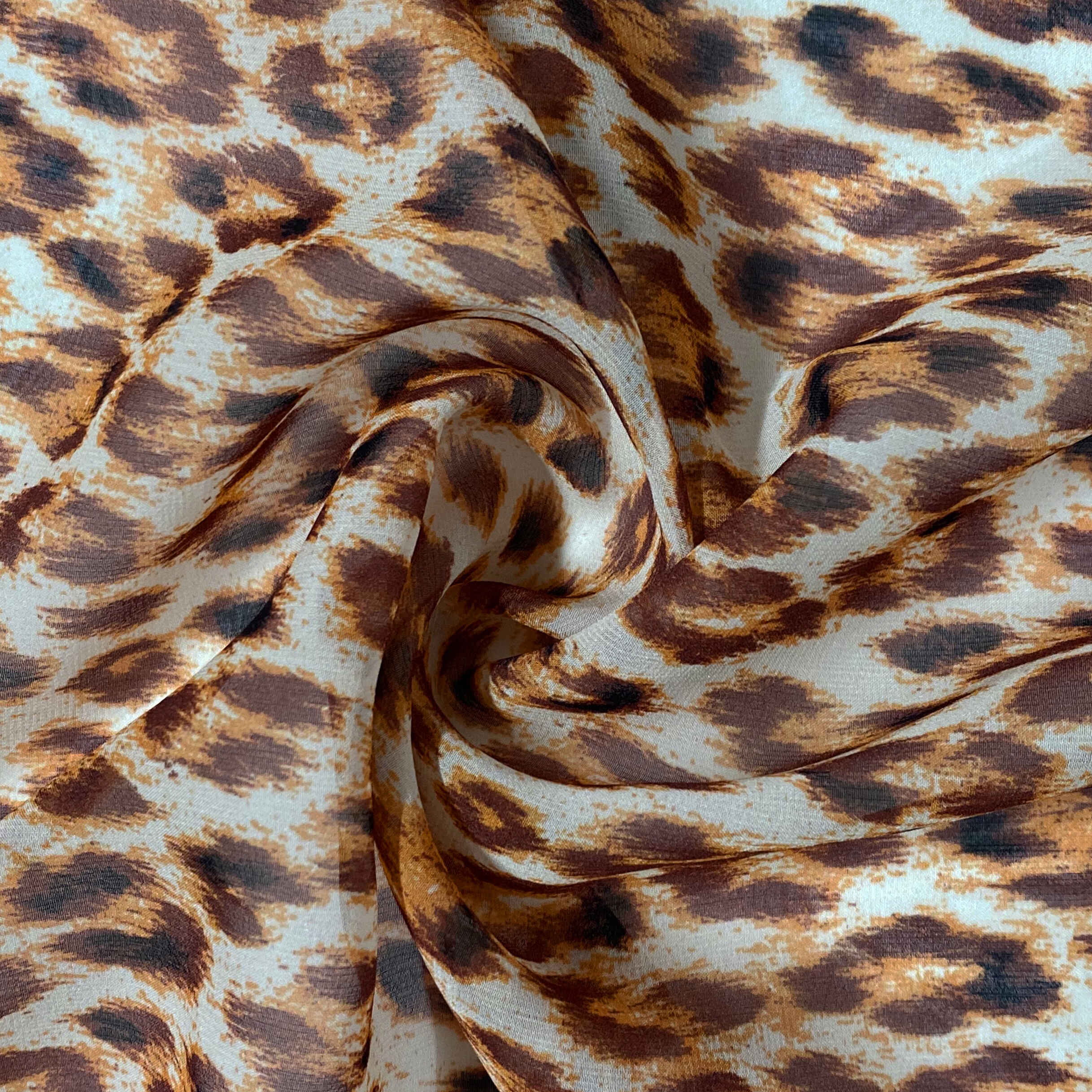 Mousseline de soie blanc cassé imprimé léopard | TISSUMARKET, image size:2435x2435